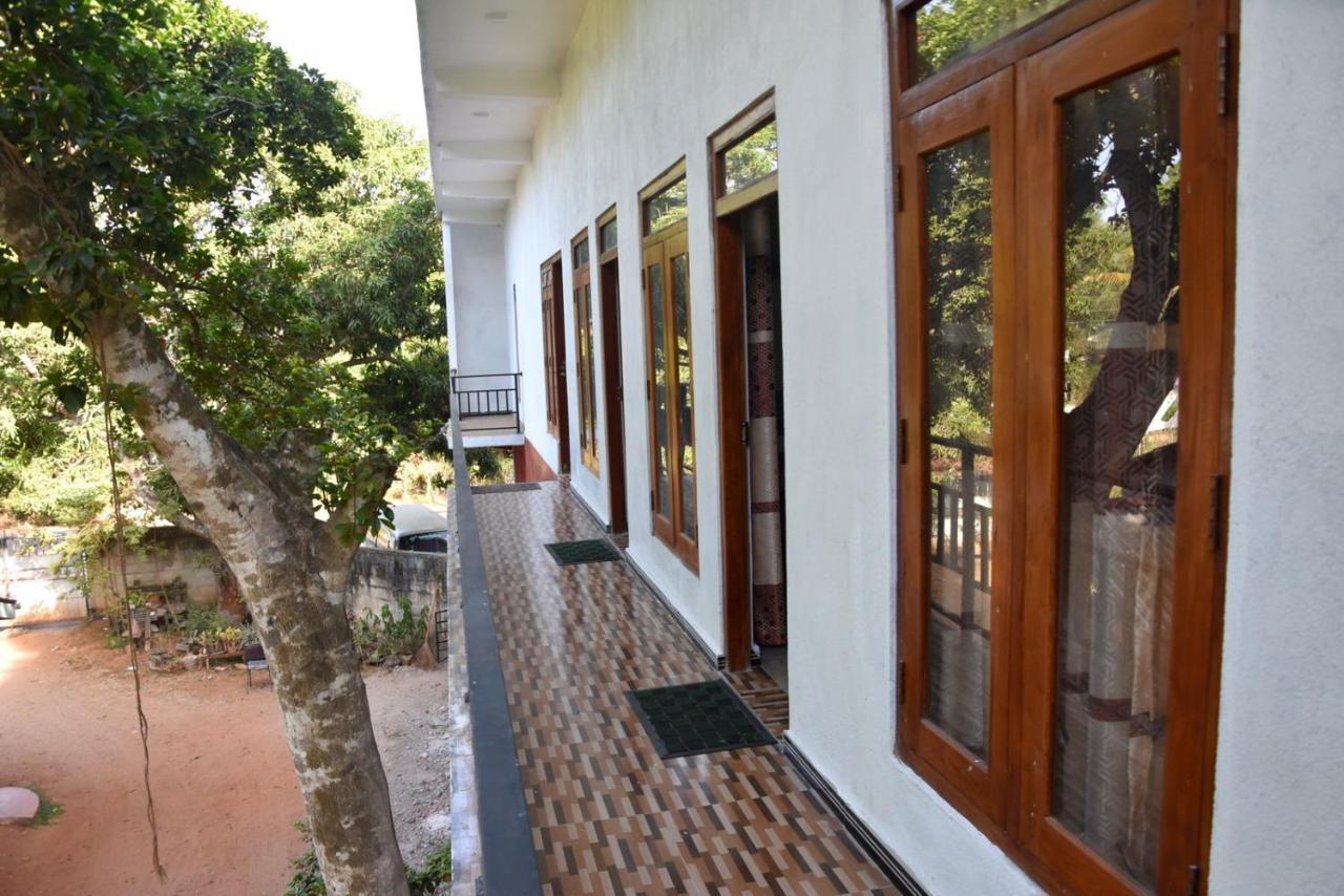 Green Mart Family Rest Anuradhapura Exterior foto